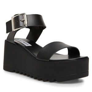Brand New Steve Madden Lake Treaded Flatform Sandals